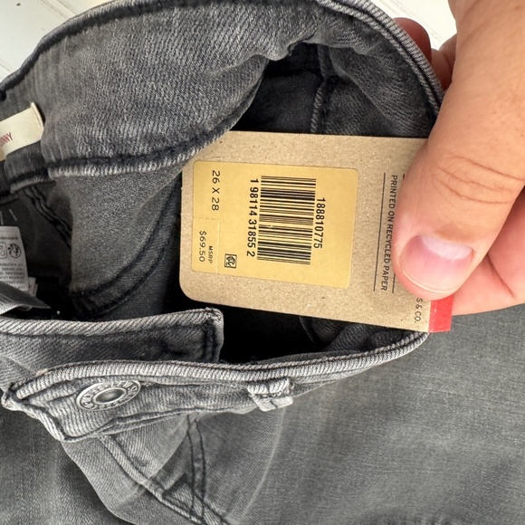 NEW Levi's 711 Skinny Jeans W26 L28 - Picture 8 of 8